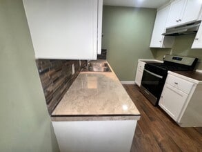 Building Photo - 112 Runnels St