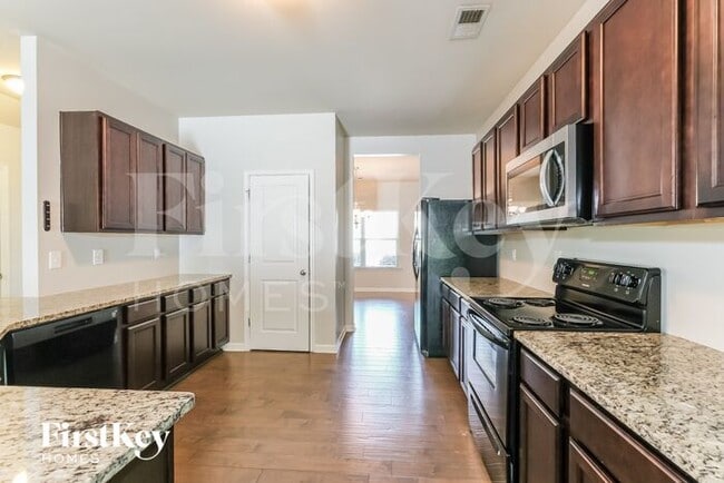 Building Photo - 166 Magnaview Dr