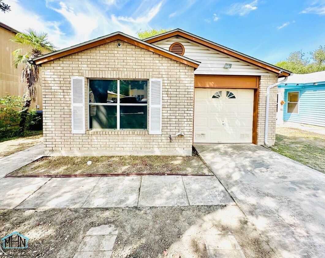 Primary Photo - Charming & Move-In Ready 3-Bedroom Home wi...
