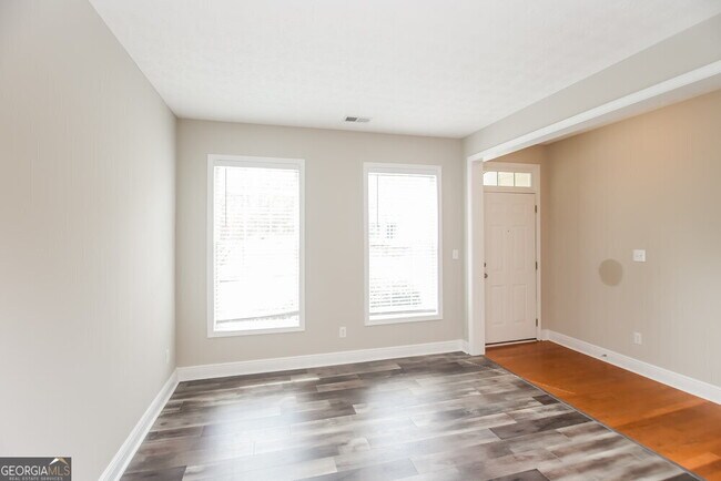 Building Photo - 7038 Hillcrest Chase Ln