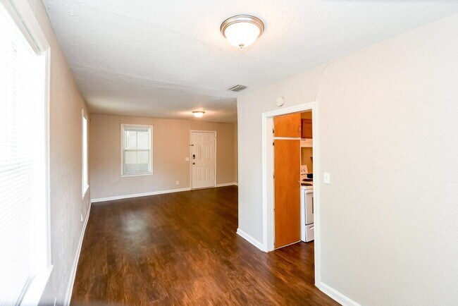 Building Photo - 1273 Stimson St
