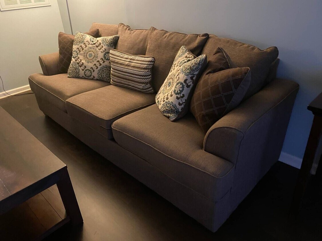 Primary Photo - Furnished One Bedroom At Walker Square