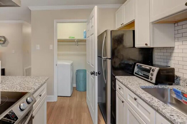 Foto del edificio - 2225 Summit St