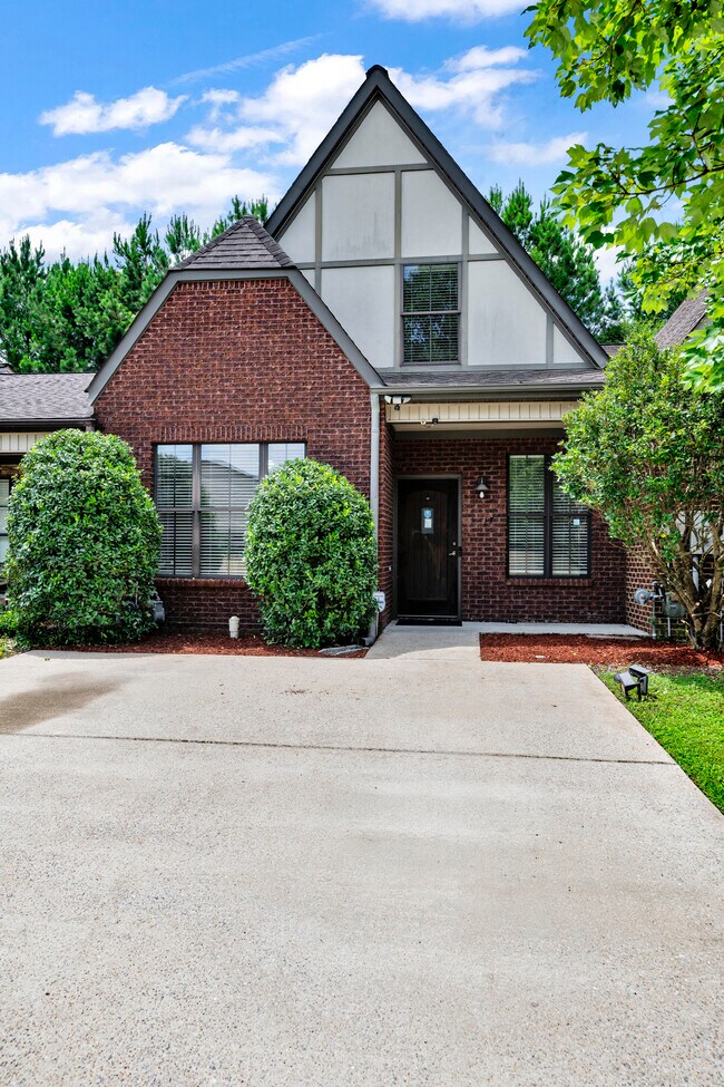 Foto del edificio - 1017 Ashwood Dr