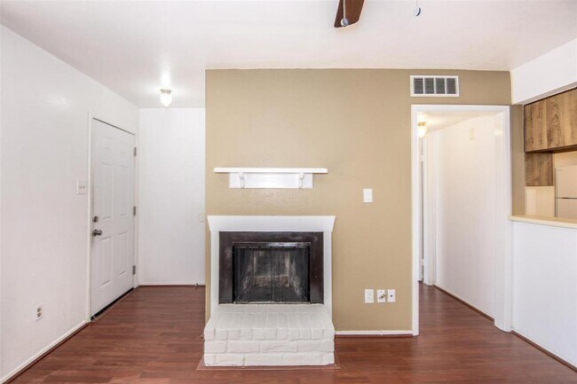 Building Photo - 18511 Egret Bay Blvd