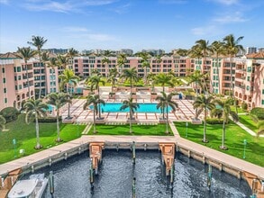 Building Photo - 120 SE 5th Ave