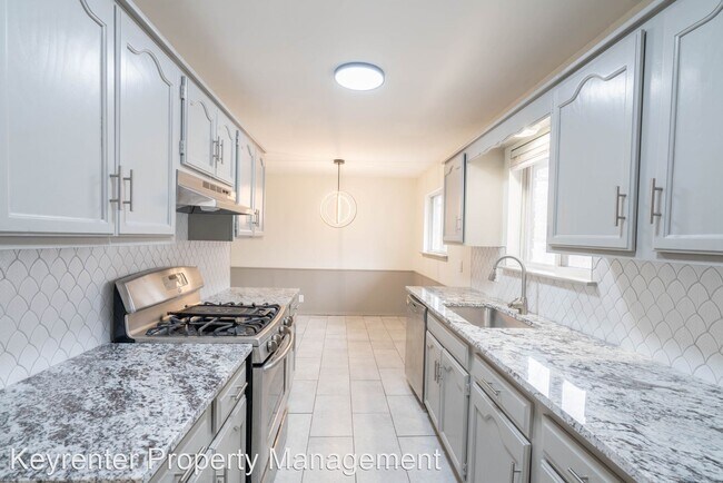 Foto del edificio - 4 br, 2 bath House - 112 W Timberlane St