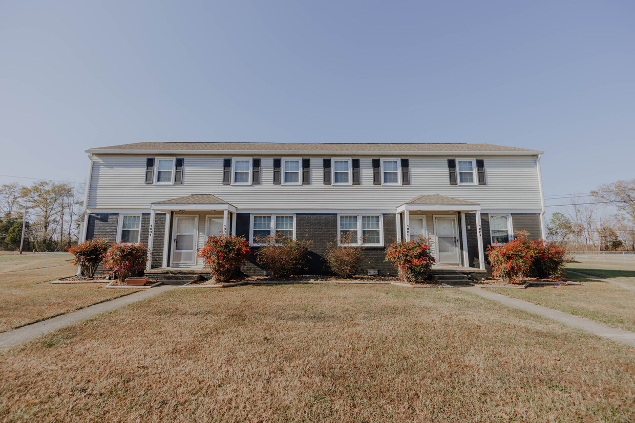 Primary Photo - Forrest Park Apartments