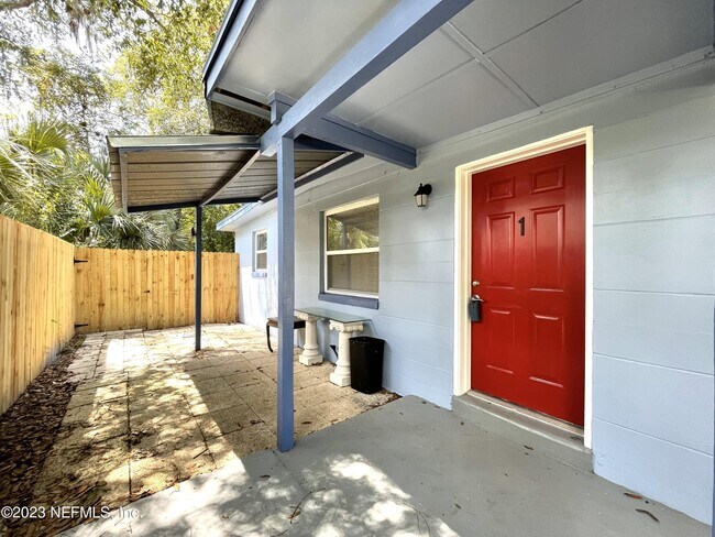 Foto del edificio - 6264 RIVER GLEN Ln