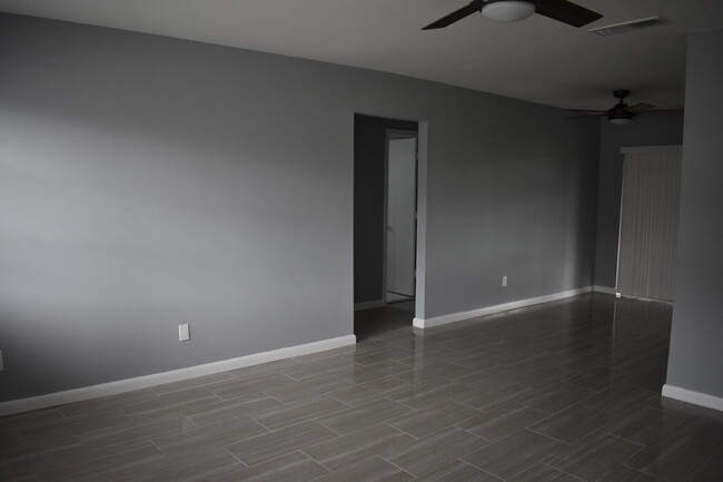Building Photo - 980 NW 69th Ave