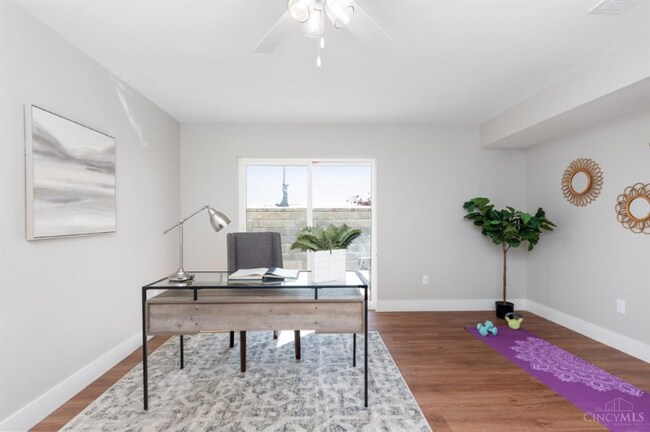 Foto del edificio - 4488 Butterfield Pl