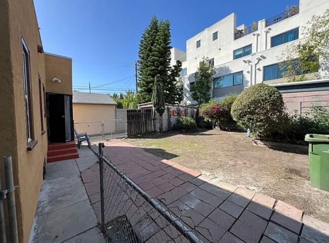 Rear Entrance & Backyard - 1620 N Ave 45