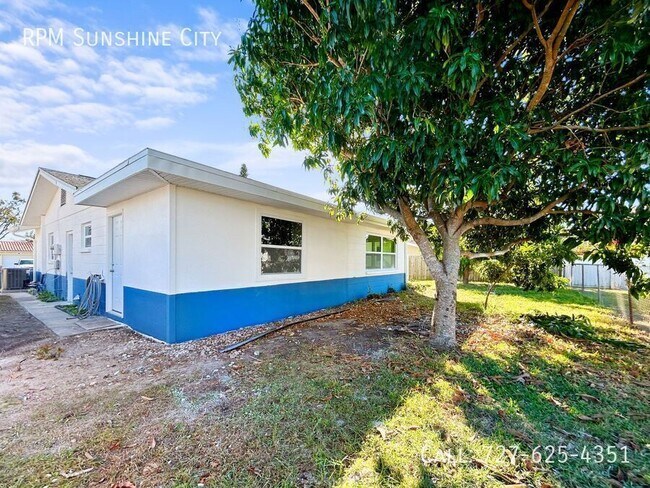 Building Photo - 9814 110th Ln N