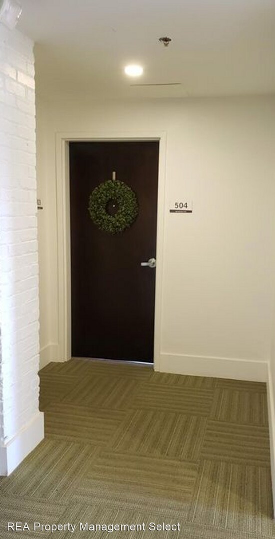 Foto del edificio - 1 br, 1 bath House - 555 W. Jackson Avenue...