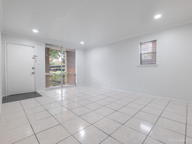 Foto del edificio - 4643 Wild Indigo St