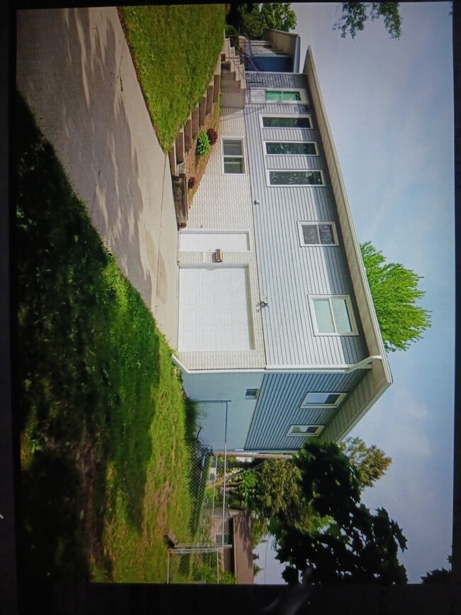 Building Photo - 4121 5th Pl NW