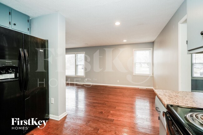 Building Photo - 371 S Hendricks Dr