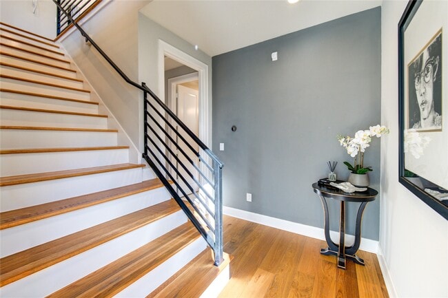 Building Photo - 820 Wakefield Dr