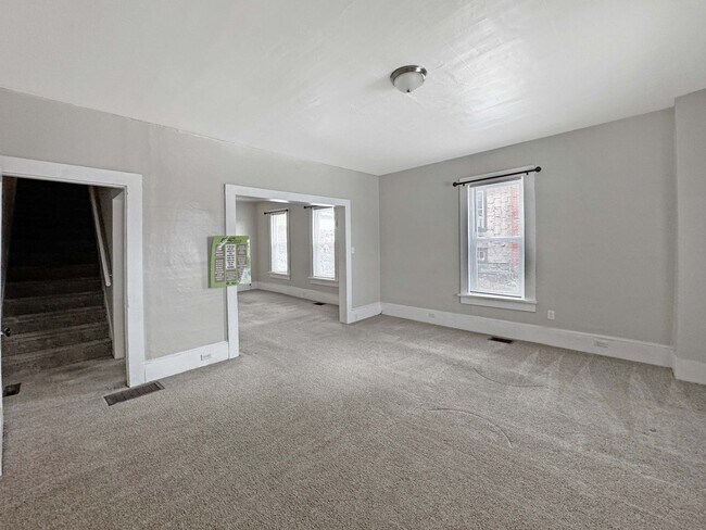 Foto del edificio - 471-473 West Fourth Street