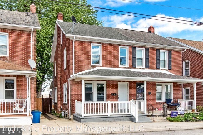 Foto del edificio - 2 br, 1.5 bath House - 131 S Clinton St