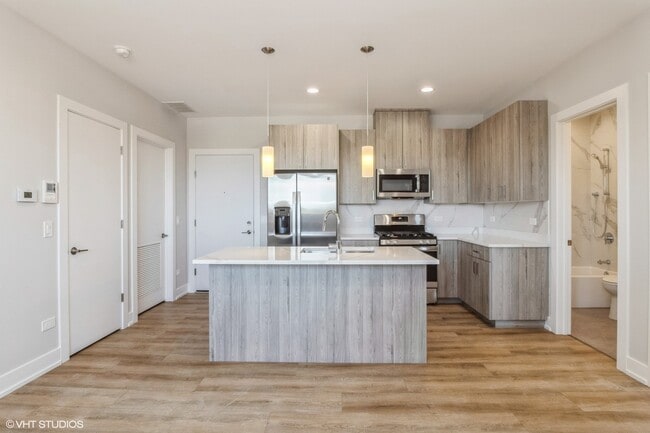 Foto del edificio - 3729 W Belmont Ave