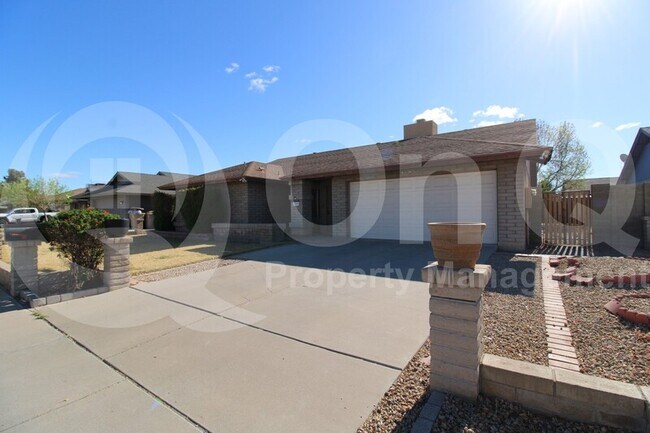 Building Photo - 10243 N 65th Ave