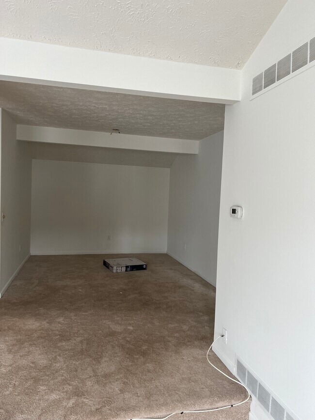 20 Great Wood Ct Unit 208, Fairport, NY 14450 Condo for Rent in