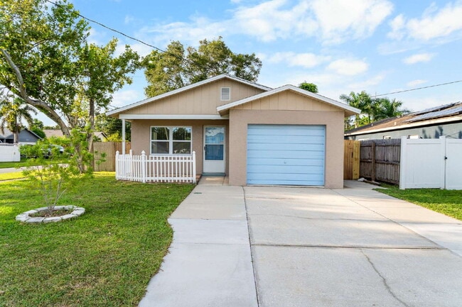 Beautiful 2Bed/1Bath Pinellas Park Home - Beautiful 2Bed/1Bath Pinellas Park Home