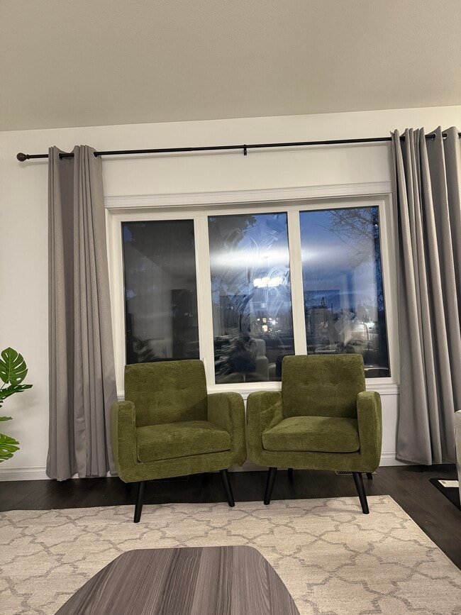 Photo du bâtiment - 110 105th St W