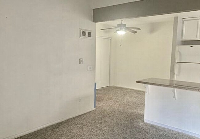 Foto del edificio - 830 W Lincoln Ave