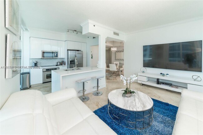 Foto del edificio - 6515 Collins Ave