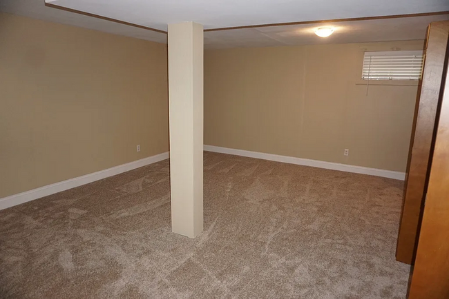Building Photo - Duplex