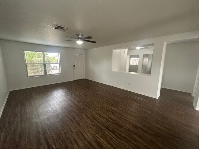 Building Photo - 11545 W Corrine Dr