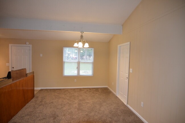 Building Photo - Ranch Style Brick Home w/ Single Car Garage
