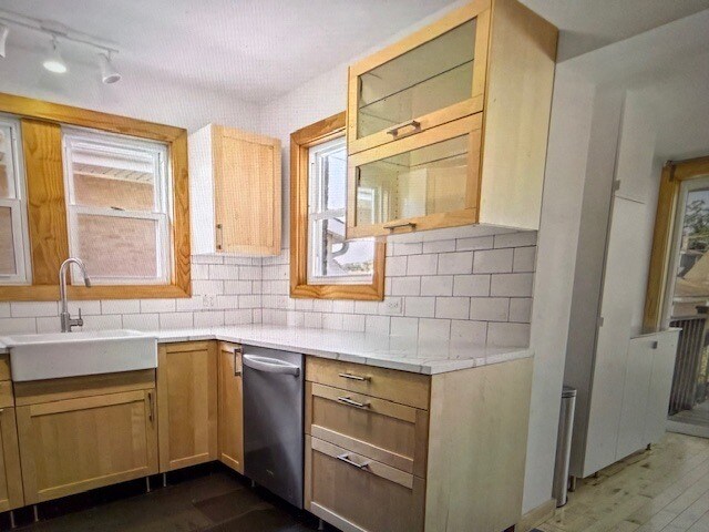 Foto del edificio - 4236 N Ozark Ave