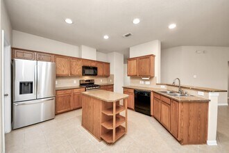 Building Photo - 7730 Trail Hollow