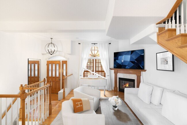 Foto del edificio - Cherry Creek Townhome - 3 Bed, 3 Bath, 2 Car Attached Garage