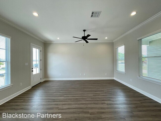 Building Photo - 3 br, 2 bath House - Americana 179/ 1256 H...