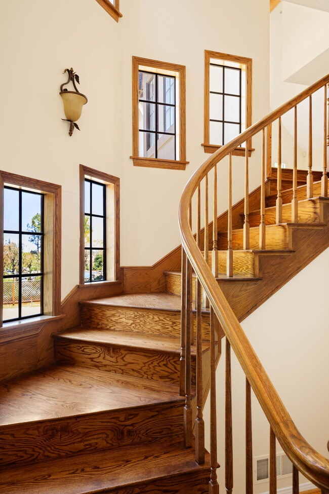 Building Photo - 5237 San Feliciano Dr