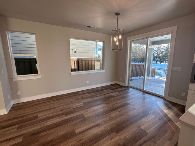 Building Photo - New Pahlisch Home in Petrosa! Pets Welcome...