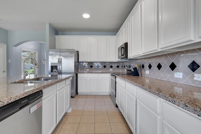 Foto del edificio - 615 Arbor Green Ln