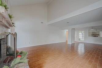 Building Photo - 2022 Highland Hills Dr