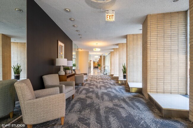 Building Photo - 3950 N Lake Shore Dr