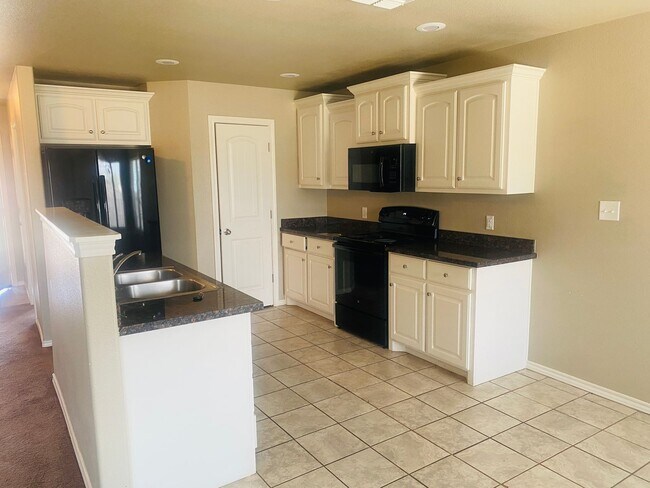 Foto del edificio - 4 bedroom 2 bath 2 car garage - Frenship ISD