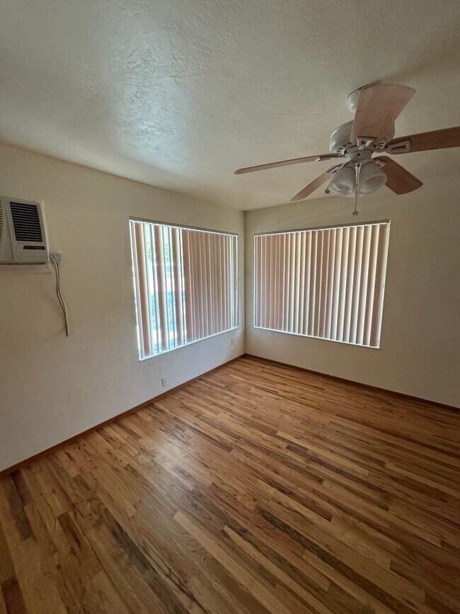 Building Photo - Tamarack 1100/1102