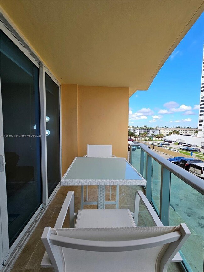 Foto del edificio - 2501 S Ocean Dr