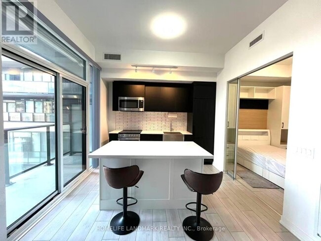 Photo du bâtiment - 270 Dufferin St