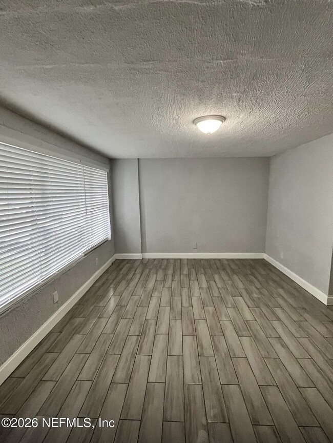 Building Photo - 4413 Moncrief Rd W