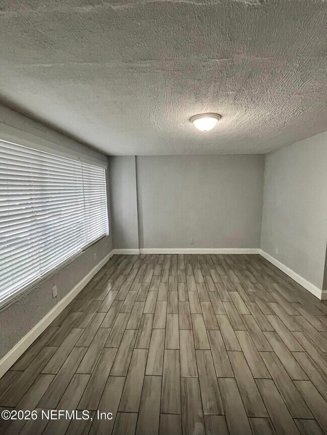 Foto del edificio - 4413 Moncrief Rd W