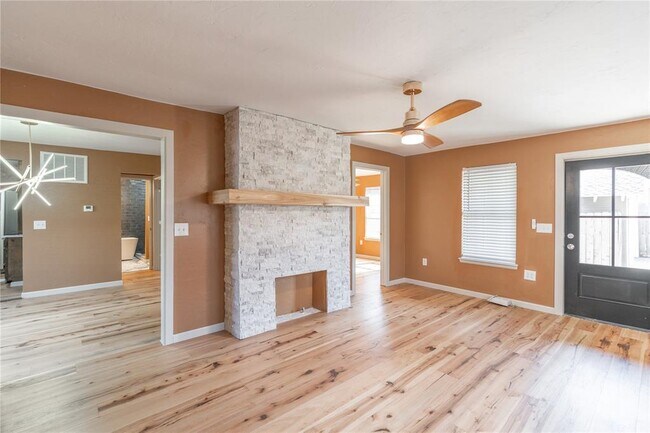 Foto del edificio - 1312 N Indiana Ave